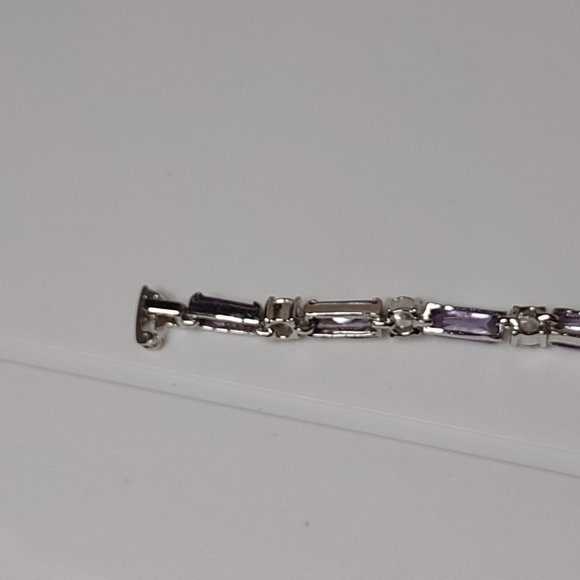 6.75 Inch Pretty Purple Bracelet - Picture 10 of 14